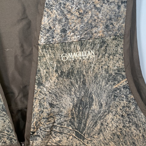 Magellan outdoors vest size xl - Picture 3 of 5